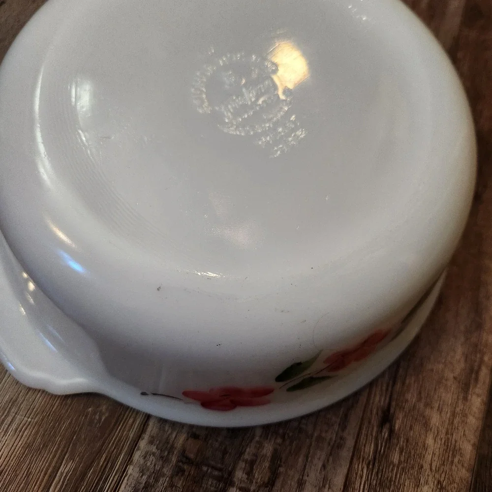 Anchor Hocking Fire-King Primrose Milk Glass Casserole Dish Vintage 9.5in Handle